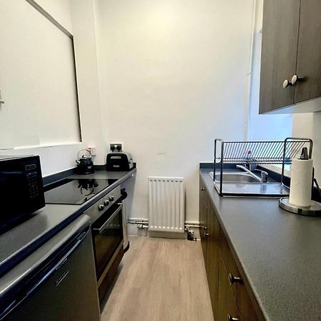 Modern, Stylish Apartment In Central 바스 외부 사진